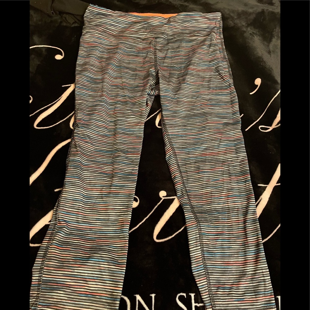 Women’s capri leggings.